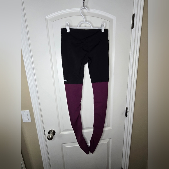 31. Alo Yoga Goddess Leggings – Black & Purple – Size Medium - Picture 2 of 6